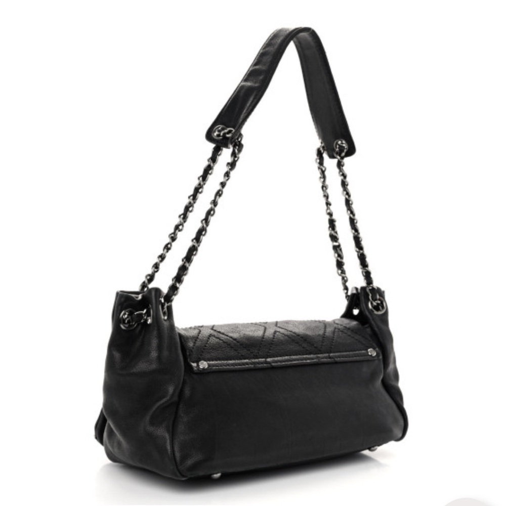 Vintage Chanel Black Quilted Shoulder Bag - Picture 3 of 15